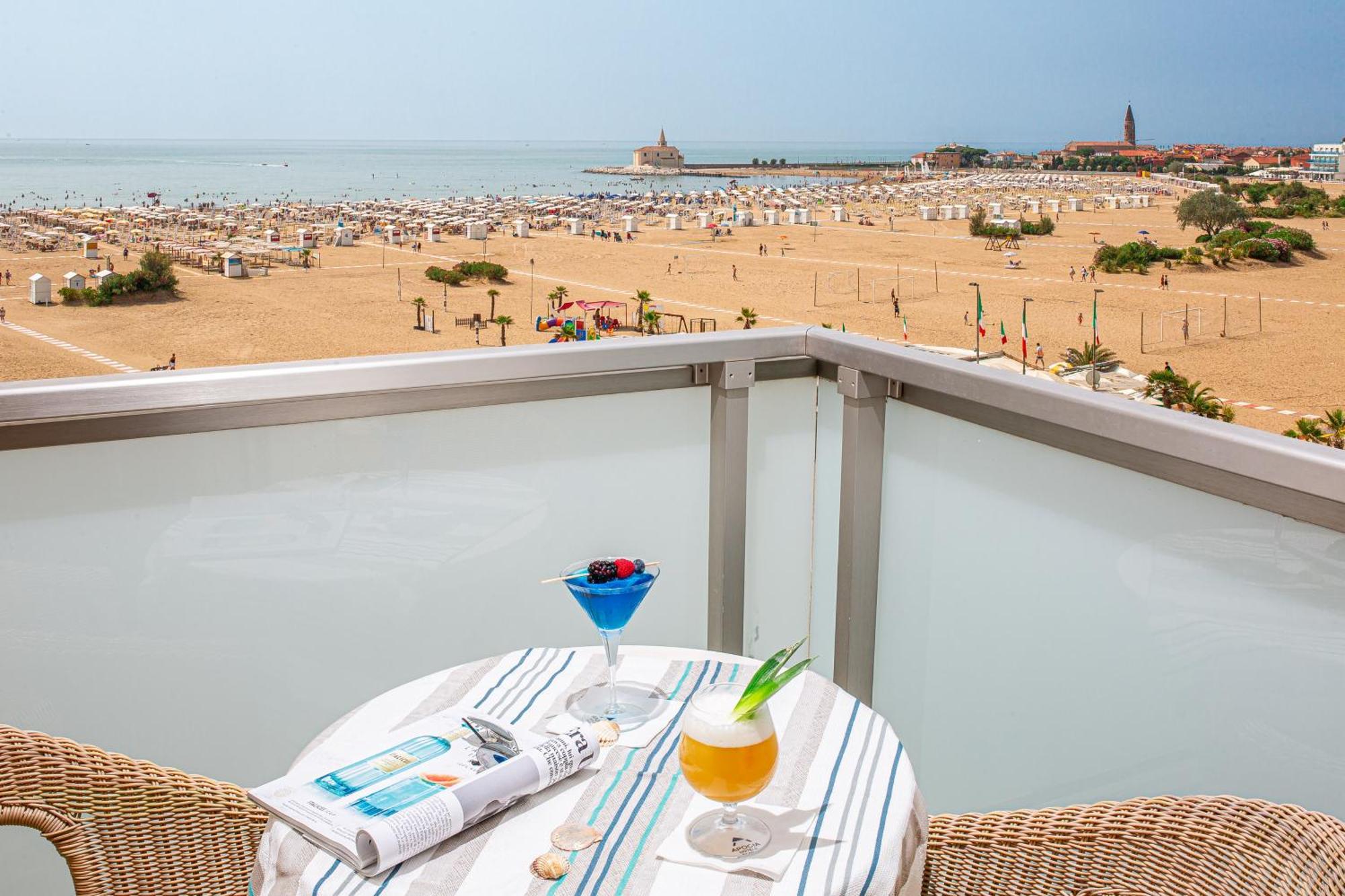 Hotel Karinzia Caorle Exteriör bild