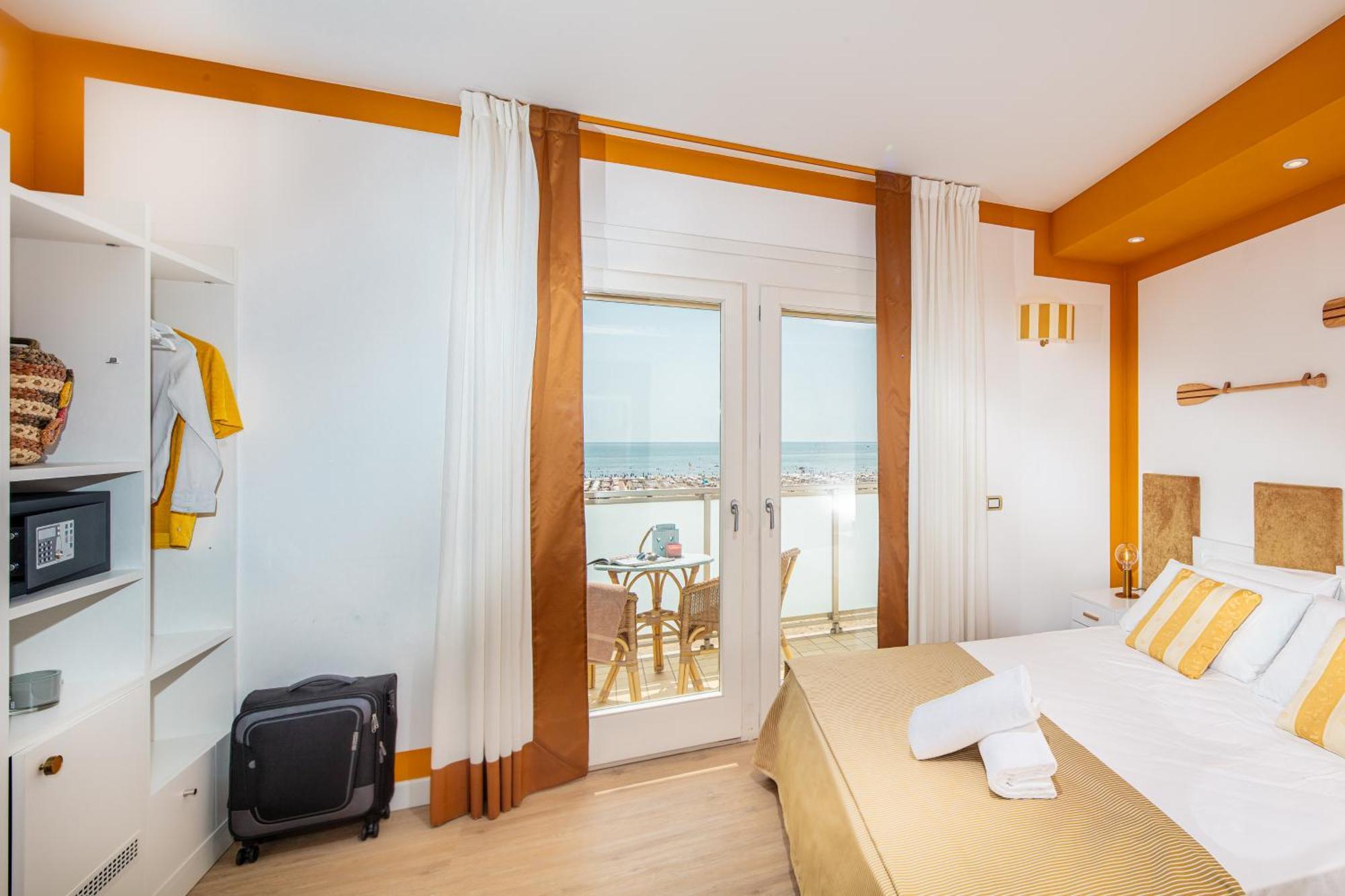 Hotel Karinzia Caorle Exteriör bild